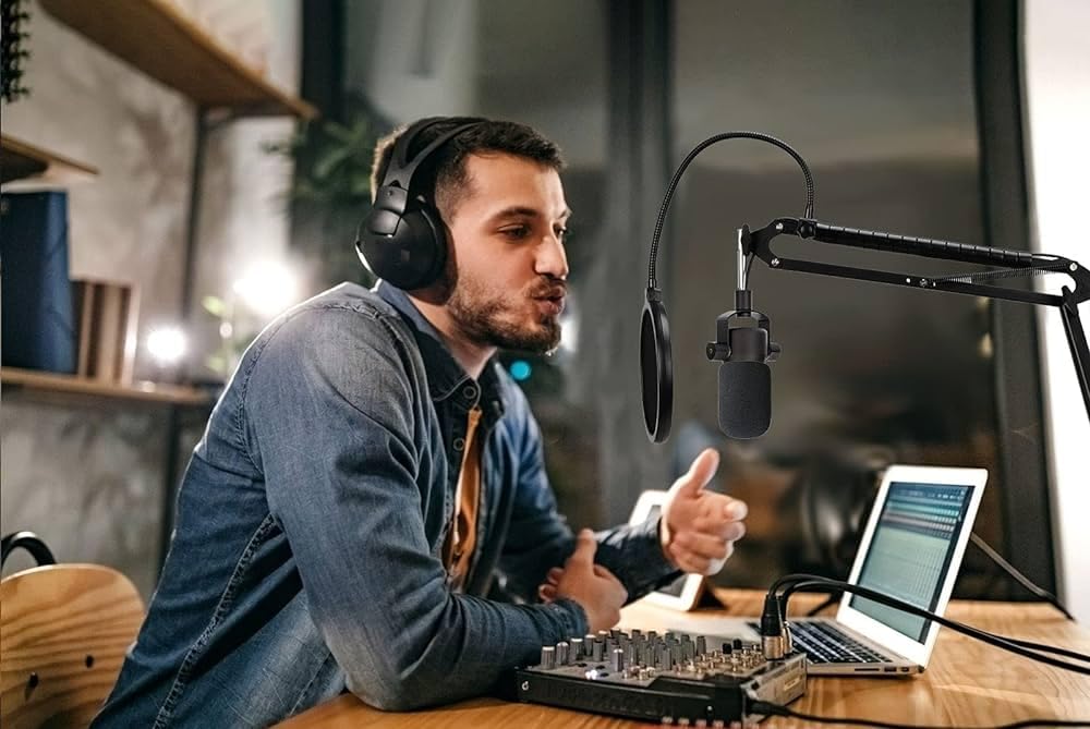 USB Dynamic Broadcast Microphone with Boom Arm and XLR Cable J189